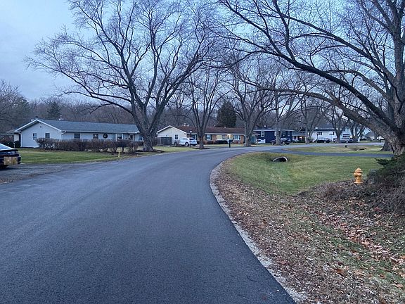 5th image of 22 W Arbor Ln #650