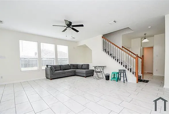 4 bed, 2844 sqft, $2,500 — Photo 4