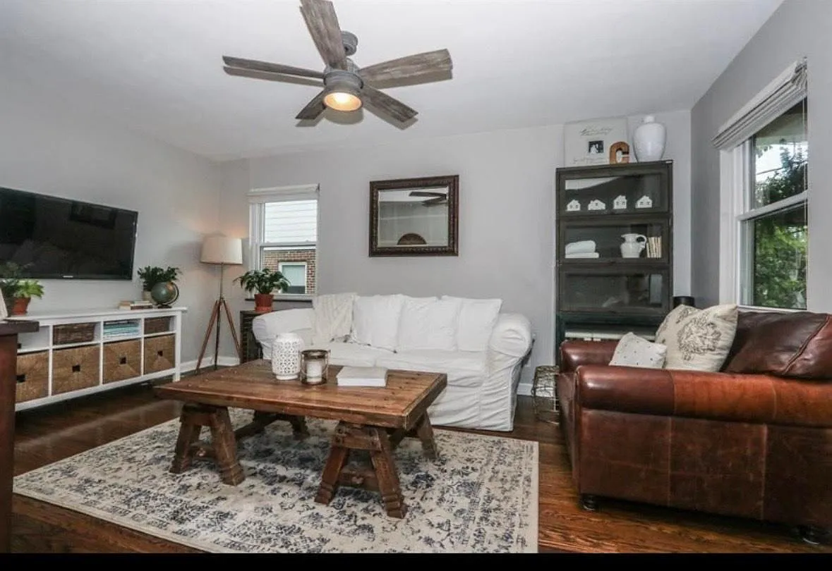 4 bed, 2000 sqft, $3,495 — Photo 3