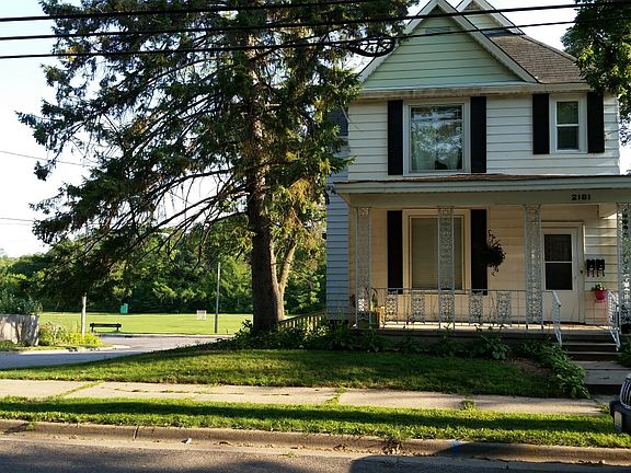 3rd image of 2101 2nd Ave N #2