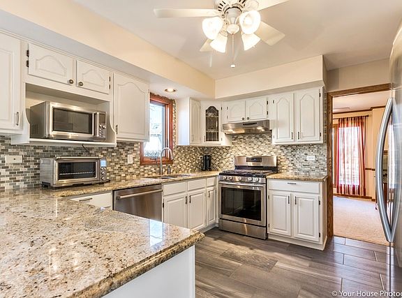 5th image of 461 Jennifer Ln