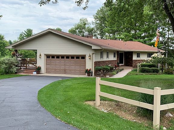 3rd image of 8974 Carradale Dr