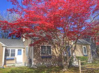 31 Sunset Dr, Barrington, RI 02806