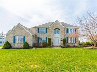 17 Graversham Dr, Marlboro, NJ 07746