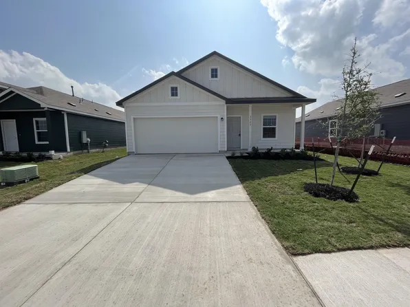 2327 Red Sky Dr, Lockhart, TX