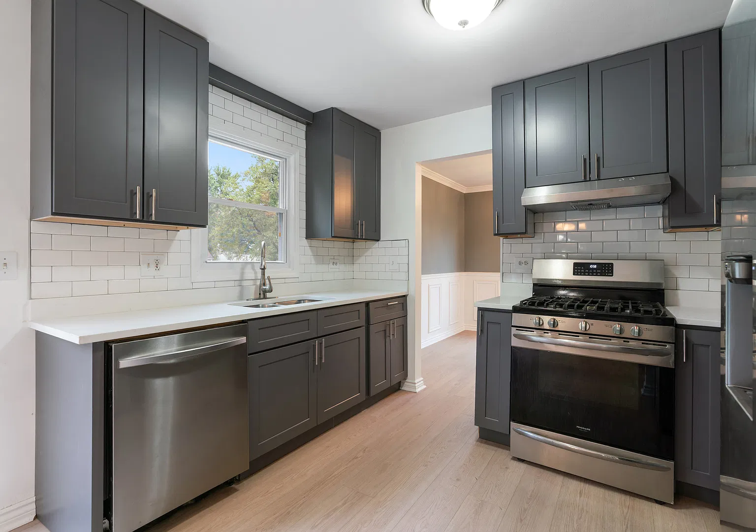 4 bed, 2.5 bath, 2239 sqft, $4,200 — Photo 4