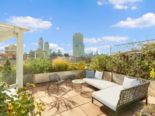 85 North Third Street image 12 of 17