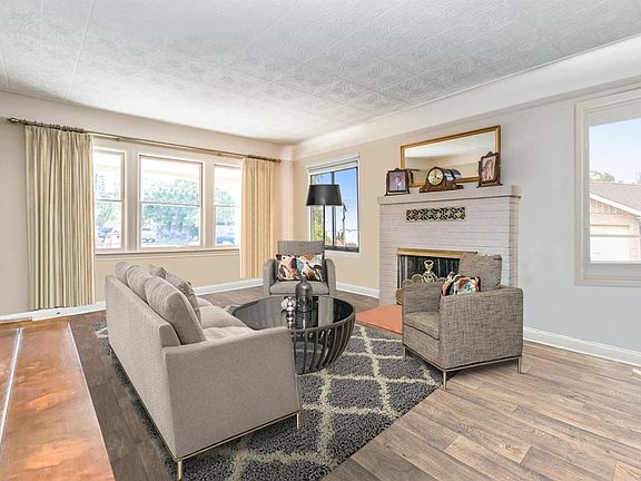 3rd image of 2030 Leoni Dr