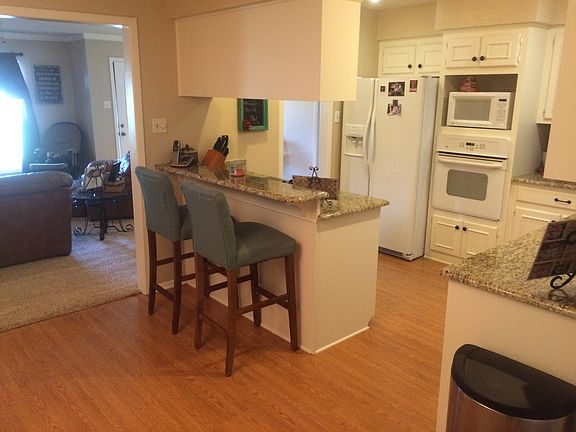 4th image of 1704 College St