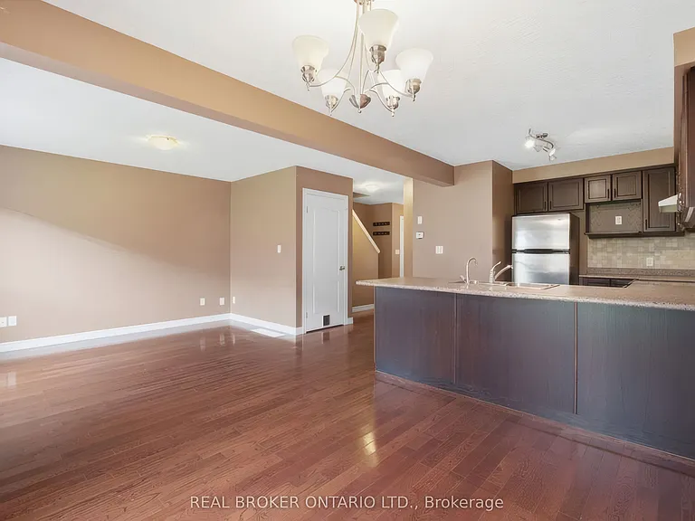 1047 Marquette Dr — Photo 14