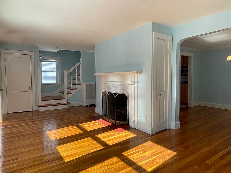 139 Oakdale Rd — Photo 9