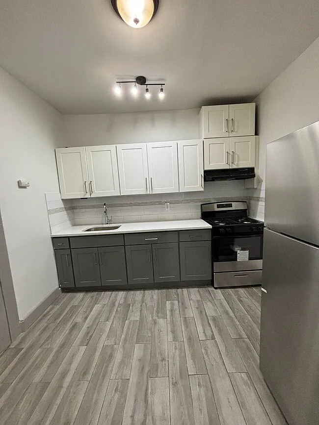 3 bed, 1250 sqft, $2,349 — Photo 2