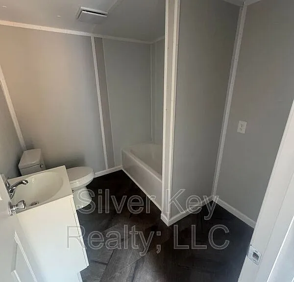 1004 S Jackson St #B10 — Photo 7