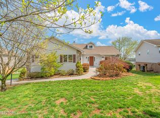 318 Cheestana Way, Loudon, TN 37774