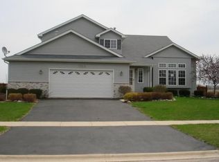 25813 S Woodrush Way, Channahon, IL 60410