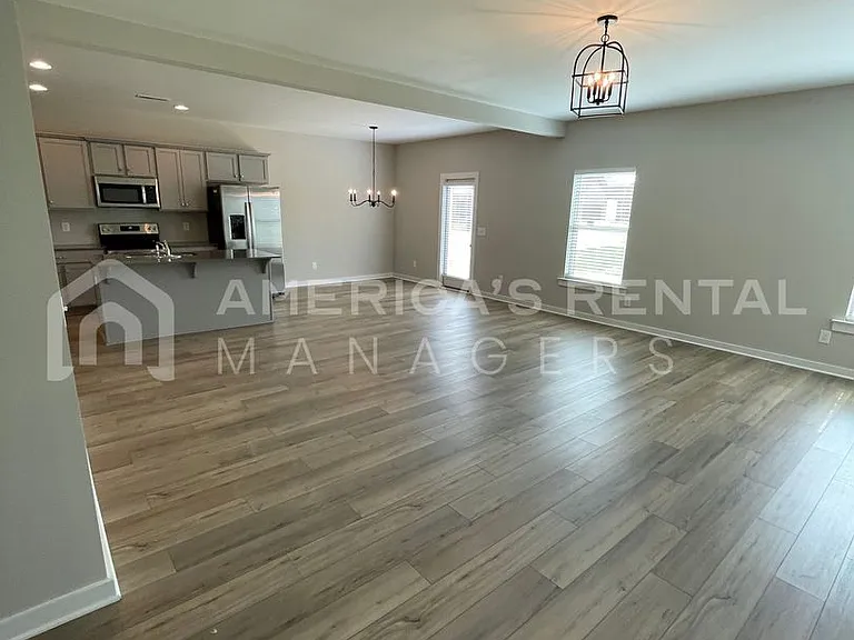 2141 Ellsworth Loop Rd — Photo 4