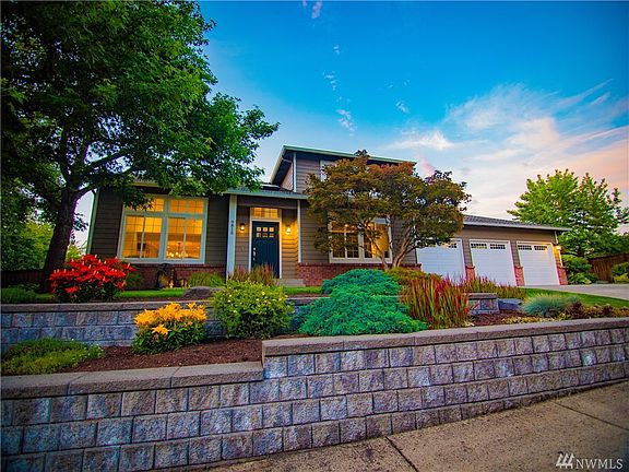 2nd image of 9815 153rd Street Ct E