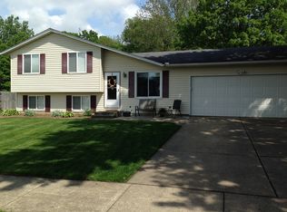 3039 Conant Dr, Mishawaka, IN 46544