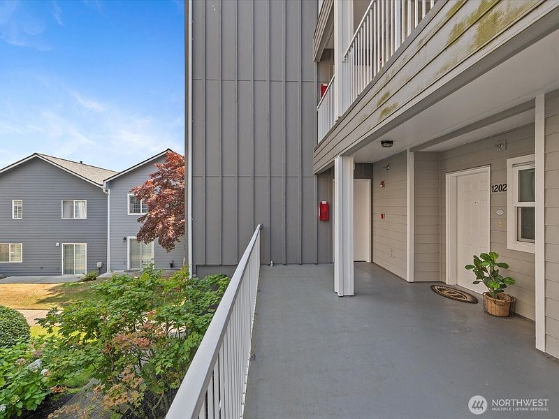 3rd image of 1318 37th Street #1202