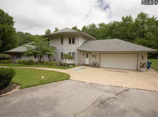 2961 Tall Tree Trl, Wickliffe, OH 44092