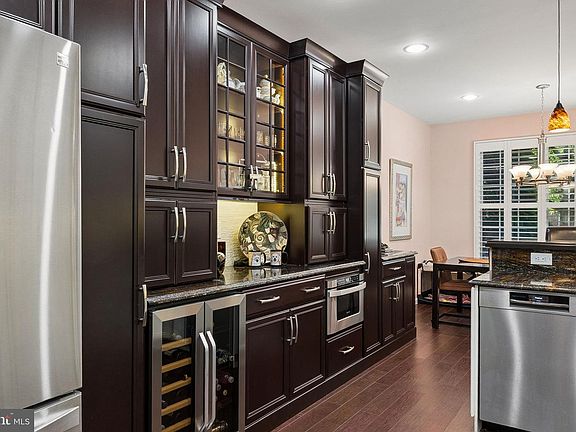 4th image of 4 Woodchester Ct #4