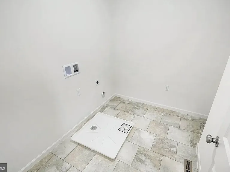 7882 Briarwood Dr — Photo 26