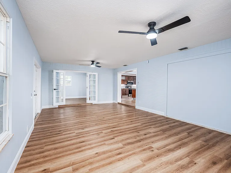 3372 Webber St — Photo 5