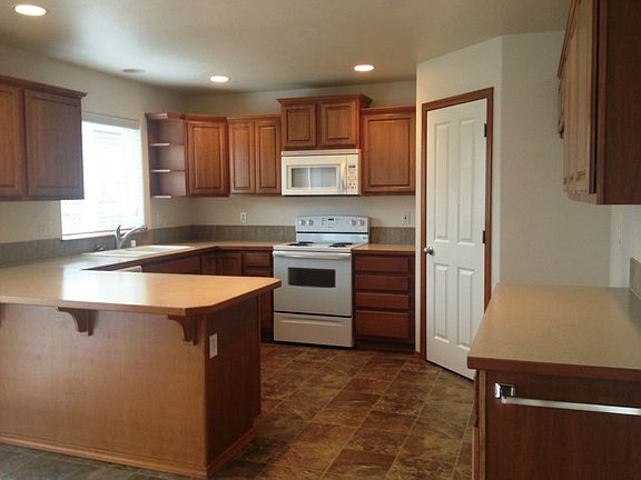 5th image of 7531 34th St NE