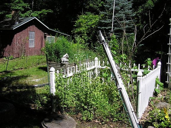 2nd image of 2161 Marilyn Ln