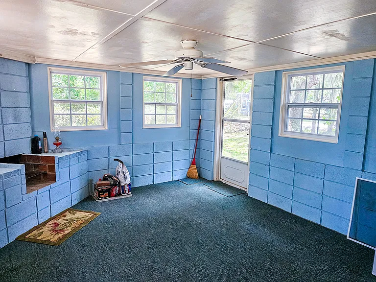 603 Huguenin Dr — Photo 23