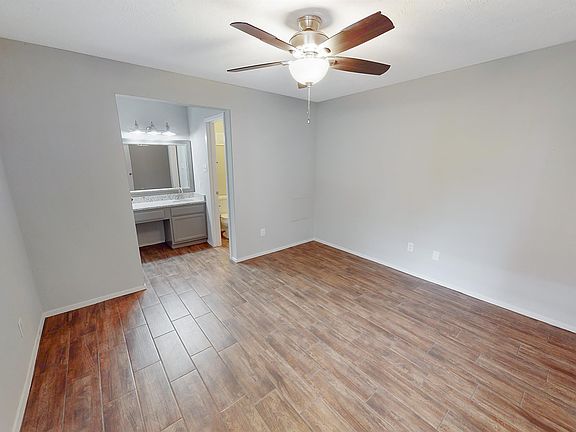 2nd image of 1901 Holleman Dr #103