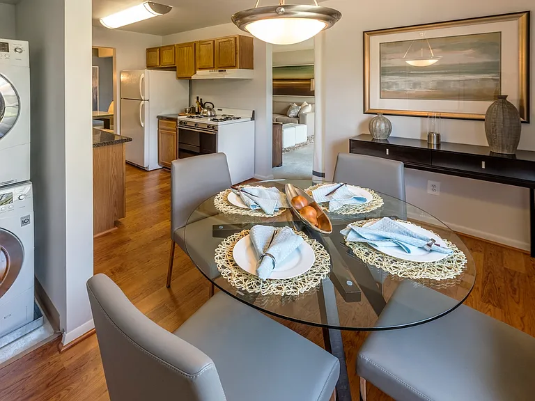 Eat-in Kitchen and Washer & Dryer
