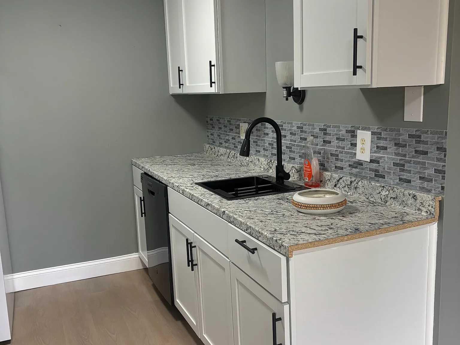 1 bed, 772 sqft, $1,350 — Photo 2