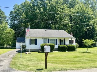 224 Oakwood St, Elyria, OH 44035