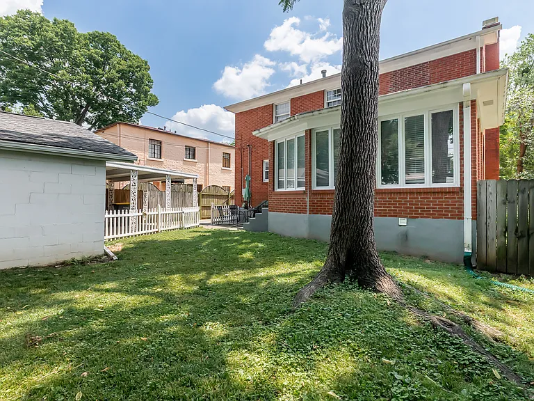 2223 Strathmoor Blvd #FURNISHED — Photo 37