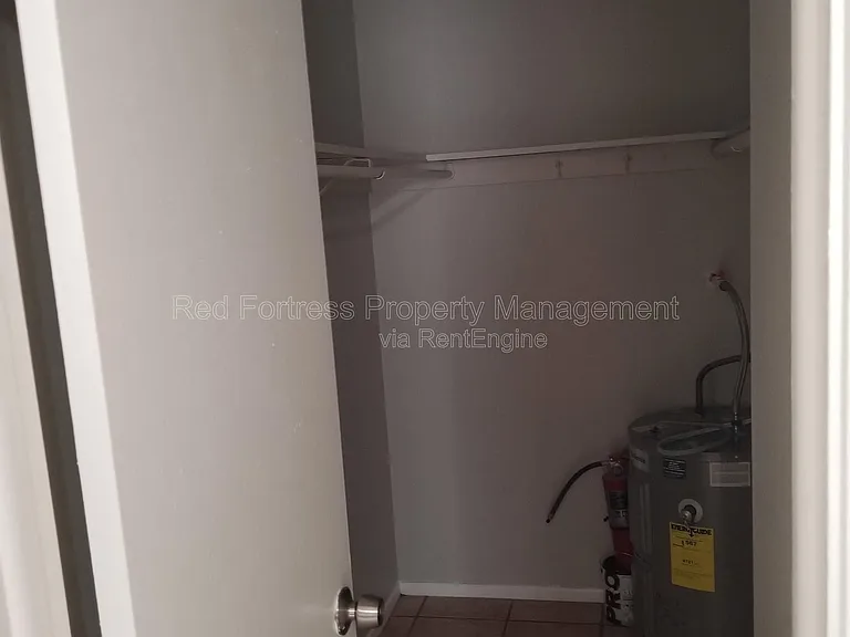 3814 Desoto Ave — Photo 7