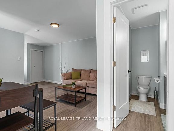 4th image of 469 Grey St #2