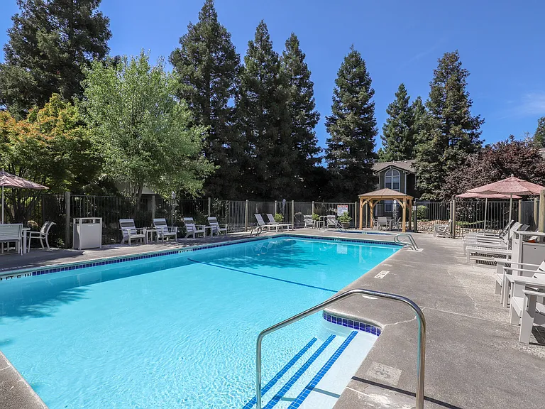 Pool 2