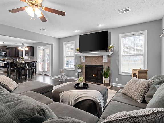 5th image of 2920 Feng Way
