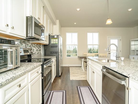 4th image of 4512 Fountainbridge Ct