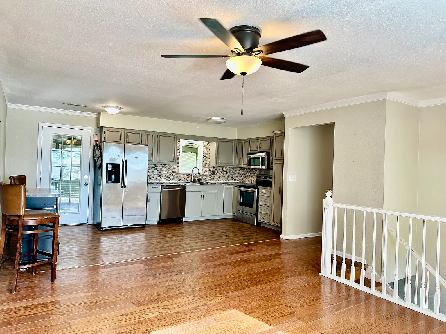 4 bed, 1566 sqft, $2,200 — Photo 4