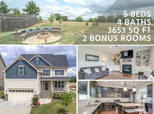 700 Crimson Oak Ln, Fuquay Varina, NC 27526