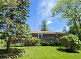 909 Dundee Ave, Barrington, IL 60010