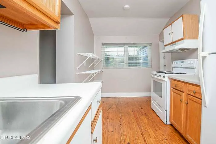 210 Dodson Ave — Photo 7
