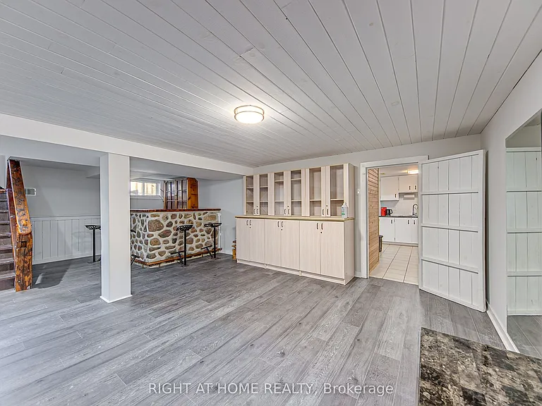 148 Riverglen Dr #BASEMENT — Photo 5