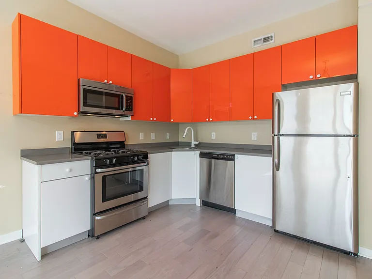 718 N 15th St #44 — Photo 7