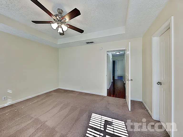 3013 Weybridge Dr — Photo 10