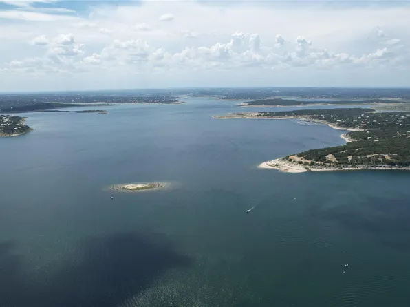 1061 Cougar Dr, Canyon Lake, TX 78133