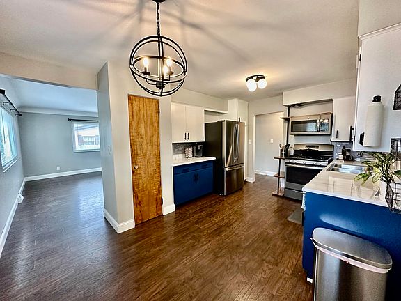 2nd image of 3576 Seville Ln