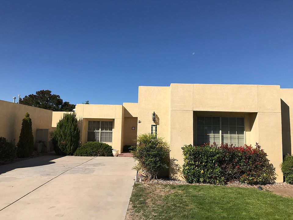 1st image of 7929 Woodleaf Dr NE
